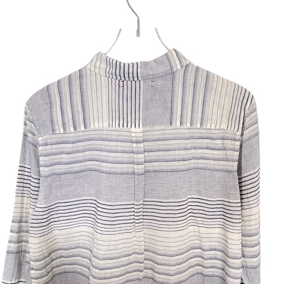 XiRENA Button Down High Low Hem Blue/White Shirt Sz S NWT - Picture 6 of 12